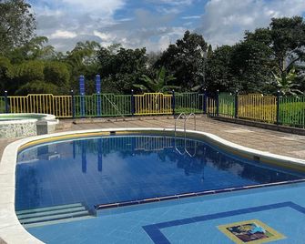 Finca Hotel La Moni - Circasia - Piscina