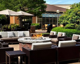 Comfortable 1br With Pool, Pets Are Allowed, Minutes To Pinecrest Golf Club! - Milford - Terasa