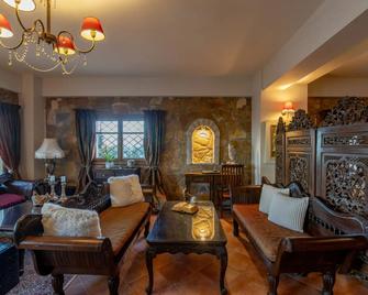 Αρχοντικό Φιαμέγκου - Τρίκαλα Κορινθίας