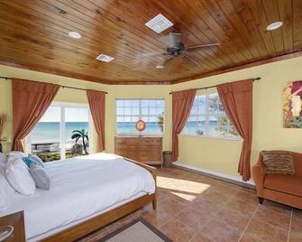 Private 4BR Home Directly on Stunning Caribbean Ten Bay Beach - Tarpum Bay - Chambre