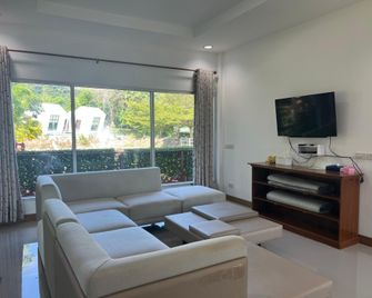 Twin Resort - Nakhon Nayok - Pokój dzienny