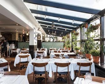 هوتل أودينسف - ريكيافيك - مطعم