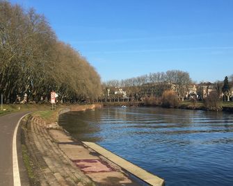 OASE - 1.7 km to the center - quiet and green - ساربروكن - شاطئ