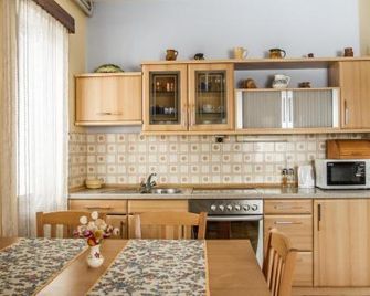 Apartment & Rooms Grmek - Postojna - Cuisine