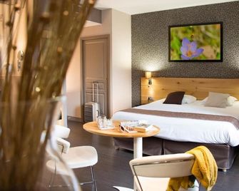 Charme et Caractère Le Turenne - Contact Hôtels - Beaulieu-sur-Dordogne - Chambre