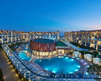 Marriott Jeju Shinhwa World Hotels & Resorts - Seogwipo - Pool