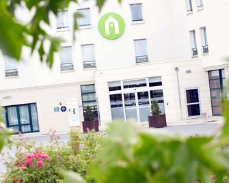 Hotel Campanile Marne La Vallée - Bussy Saint Georges - Bussy-Saint-Georges - Building