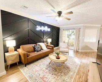 The Cozy Bohemian in Mid-City! - Huntsville