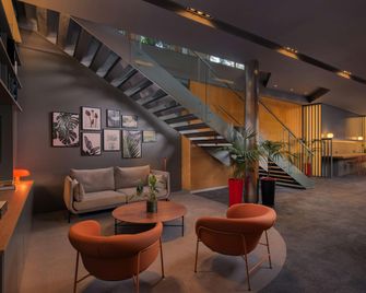 Four Points by Sheraton Barcelona Diagonal - ברצלונה - לובי