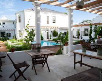 The Grand Hotel Robertson - Robertson - Patio