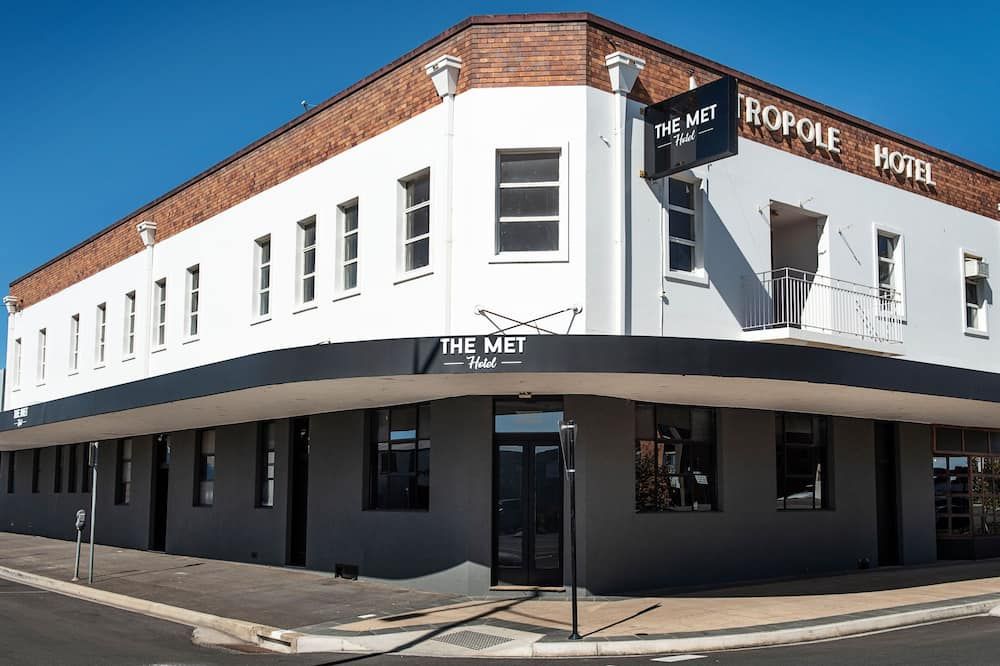 The Met Hotel - טוומבה - בניין