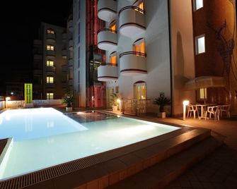 Hotel Coppe Jesolo - Jesolo - Svømmebasseng