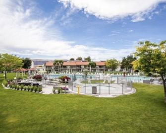 Crescent Bar Getaway-Pool/Beach/River, Gorge Concerts, Wineries, Sunshine & Ski! - Quincy - Pool