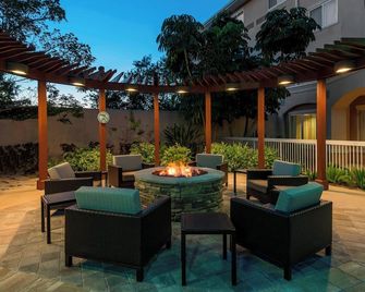 Courtyard by Marriott Fort Myers at I-75 and Gulf Coast Town Center - Fort Myers - Patio