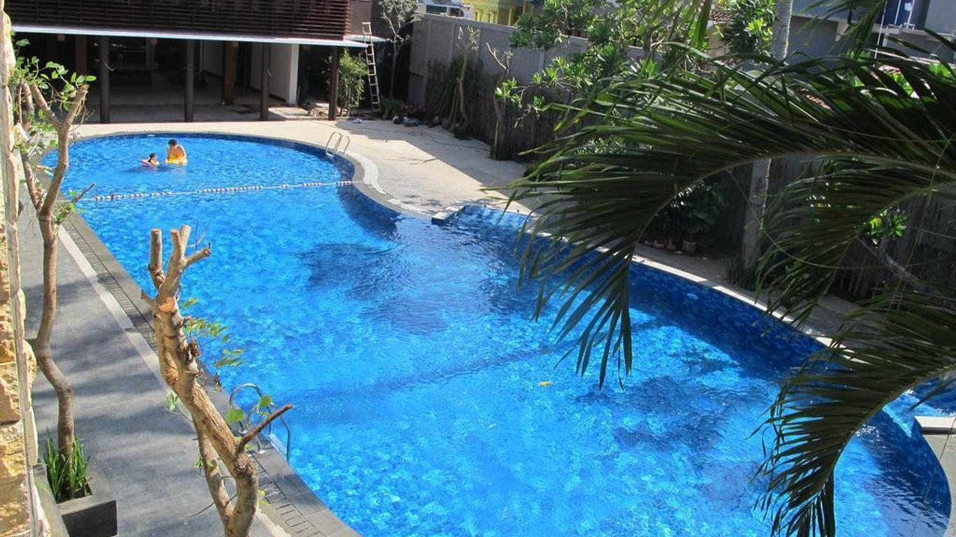 Surya Kencana Seaside Hotel