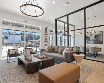 Landing Apartments Huntsville Near Rocket City - Madison - Lounge