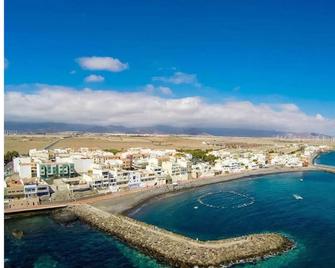 Apartment in Pozo Izquierdo near the sea where you can enjoy windsurfing. - Pozo Izquierdo - Pool