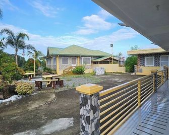 Michael's Homestay - Farm Villa near Patar Beach & Bolinao Falls - Bolinao