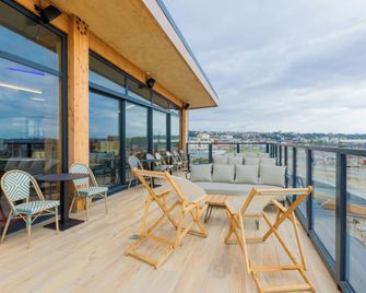 ذا بيوبل لو هافر - لو هافر - شرفة