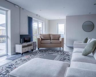 Ridgeway Retreat - 1 Bedroom Cottage - Manorbier - Tenby