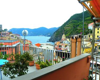 Cozy apartment with sea view terrace in the heart of 5 terre - Vernazza - Balkon