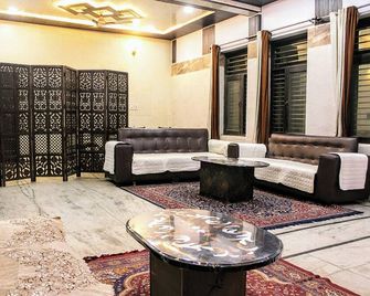 Su-Koon Homestay - Agra - Sala de estar
