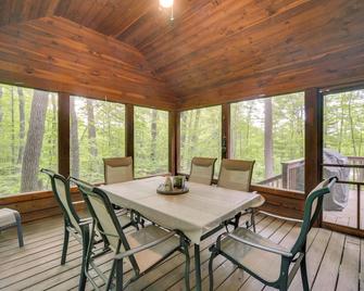 Cozy Wisconsin Cabin w/ Deck, Kayaks & Lake Views! - Hayward - Jídelna