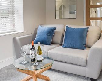 Station Cottage - Silverdale - Living room