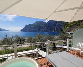 Hotel Baia Azzurra - Lake Front - Arco - Balkon