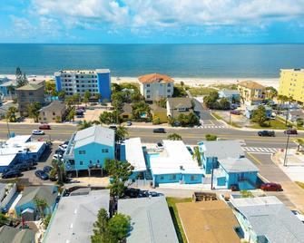 Walk to Madeira Beach Family Resort Condo - Saint Pete Beach