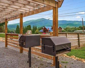 Wild Mountain Lodge - Sevierville - Patio