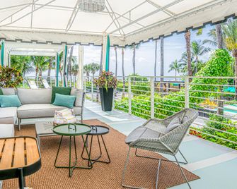 Kimpton Surfcomber Hotel By IHG - מיאמי ביץ' - מרפסת