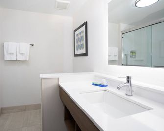 Holiday Inn Express & Suites Goodland I-70 By IHG - Goodland - Baño