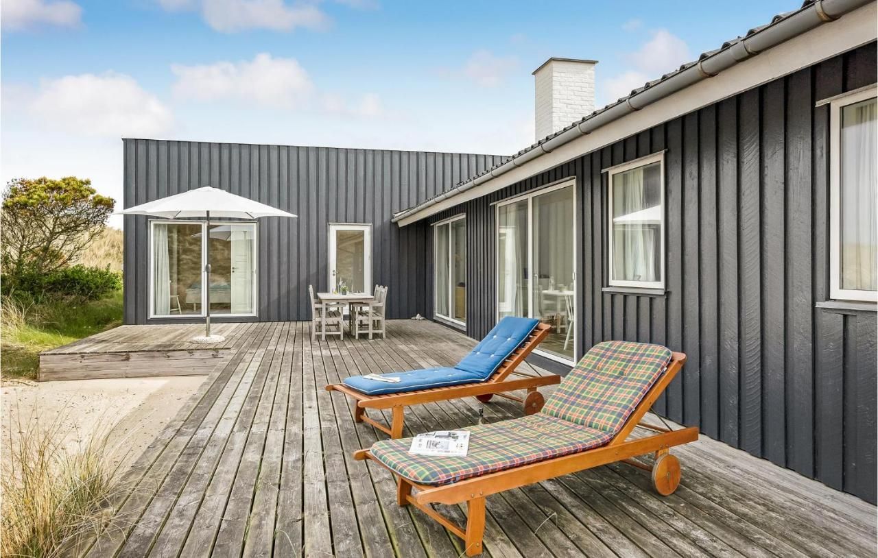 Four-Bedroom Holiday Home In Ringkobing – Hvide Sande