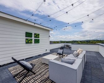 Sound of Speed - Mins to Downtown - Rooftop Deck - Nashville - Balcony