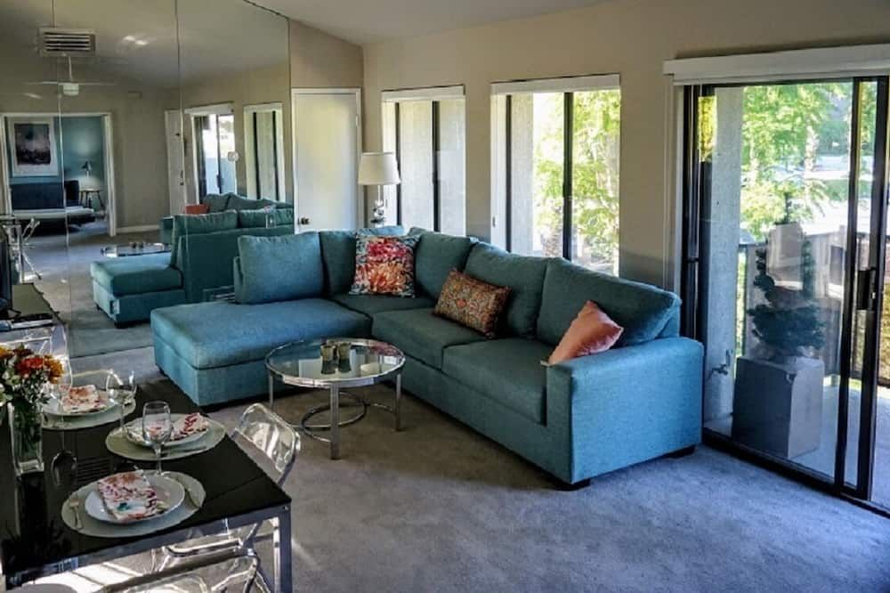Casa Verde gem in the heart of Palm Springs; mountain views - Palm Springs - Sala de estar