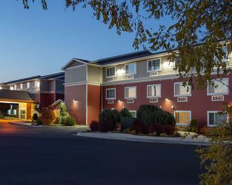 Hilltop Inn - Pullman - Building