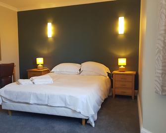 Limes Apartments - Haywards Heath - Bedroom