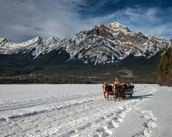 Pyramid Lake Lodge - Jasper