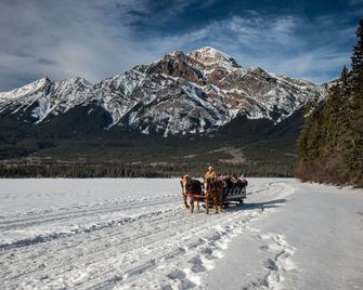 Pyramid Lake Lodge - Jasper