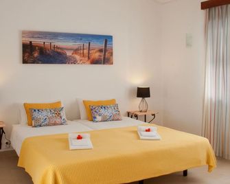 Apartamentos Turísticos Sollagos - Lagos - Camera da letto