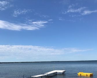 Vacation on the most exciting strip on Otter Tail Lake - Battle Lake - Beach