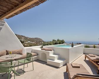 Alleys All-Suite Hotel & Spa - Pyrgos Kallistis - Balcón