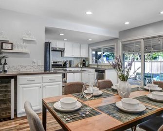 Escape to Wine Country with Friends & Family - Santa Rosa - Salle à manger