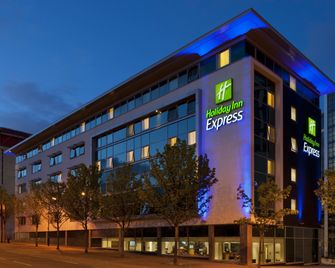 Holiday Inn Express Newcastle City Centre by IHG - ניוקאסל - בניין