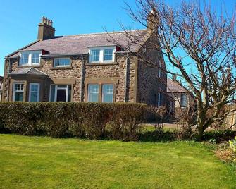 Self Catering Holiday Cottage in St. Abbs - St. Abbs - Building