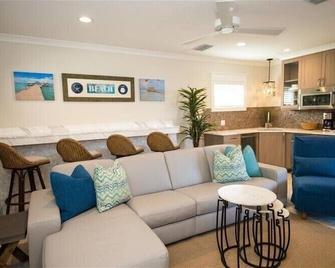The Rod and Reel Resort - Anna Maria - Wohnzimmer
