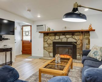 Quakertown Vacation Rental Close to Hiking Trails - Quakertown - Soggiorno