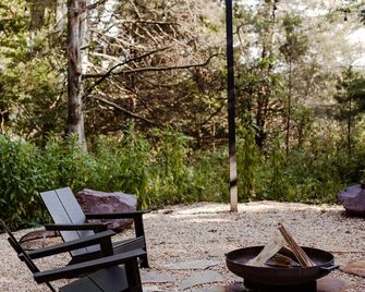 New! Luxury Meets Nature - Treerise At Basecamp - Perryville - Patio