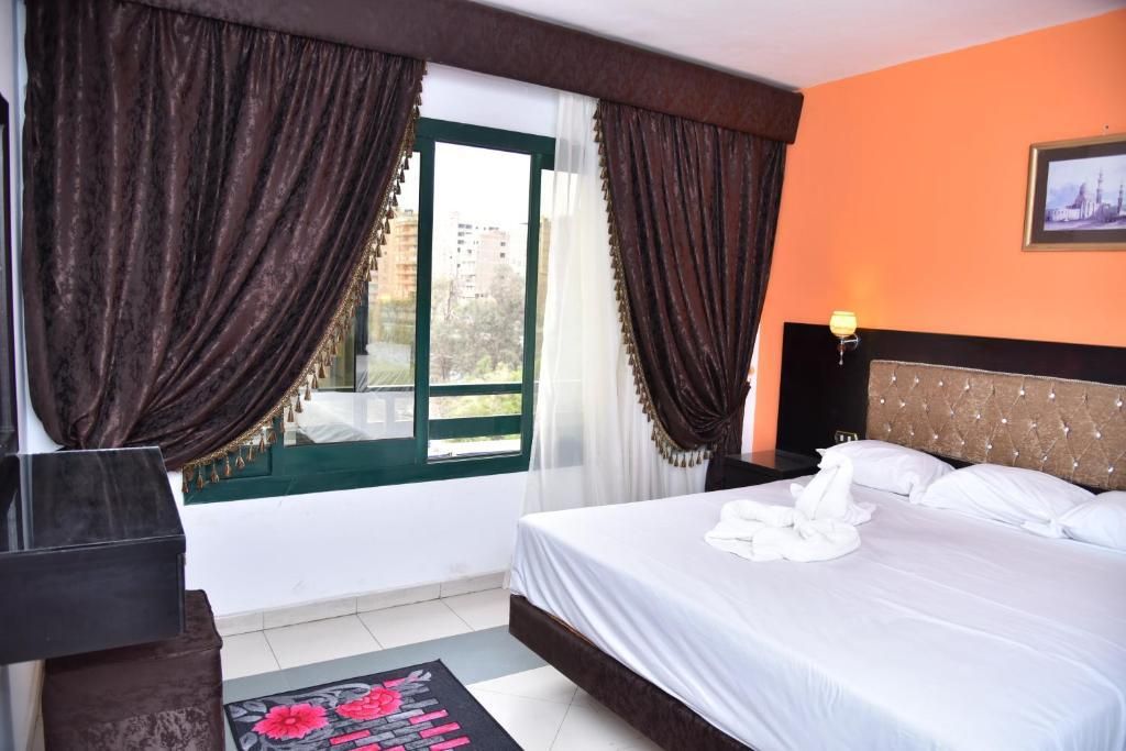 فندق ميدل إيست